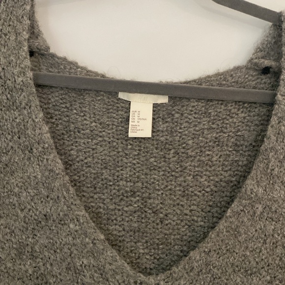 H&M oversized Knitted wool-blend sweater - Picture 2 of 5